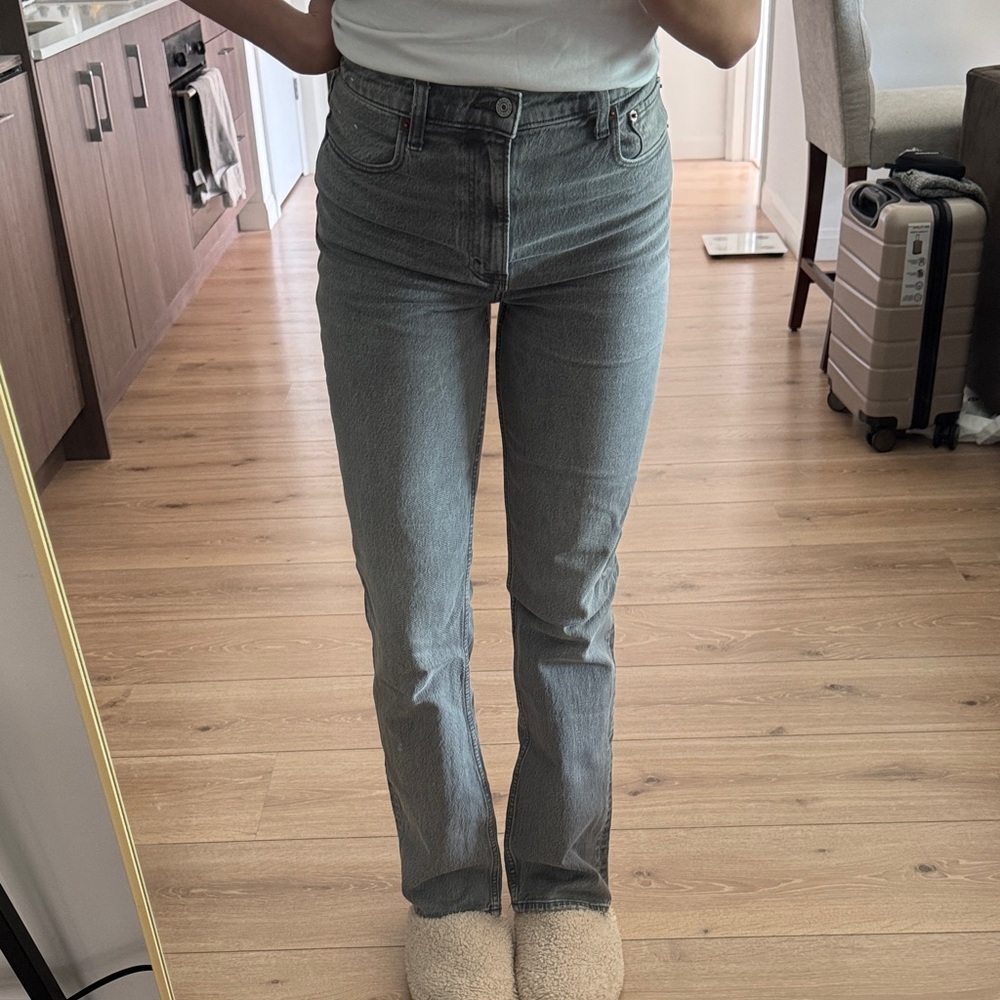 Abercrombie 90s Straight High Rise Jean